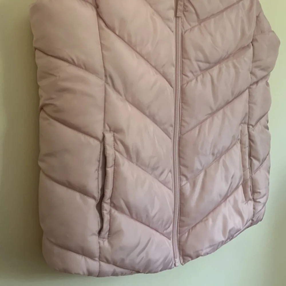 SO Brand Women's Puffy Pink Vest Size Small Insulated‎